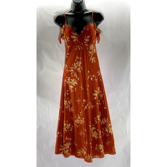 Simple Retro Dresses & Skirts - SIMPLE RETRO Women's Red Satin Floral Tall Strappy V-Neck Midi Dress SZ S